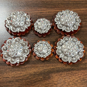 Medium oil leather conchos